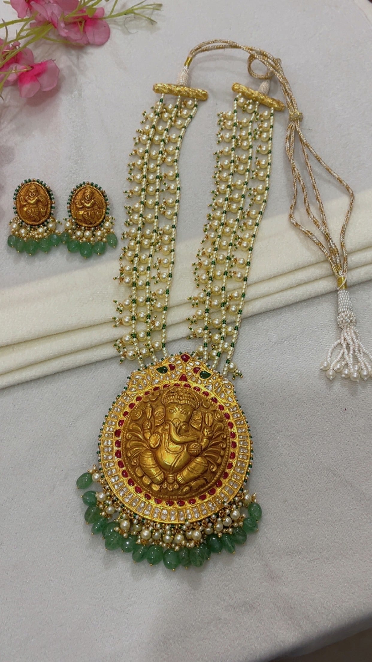 22K Gold Hallmarked Diamond Polki Ganesh ji Necklace Jewelry