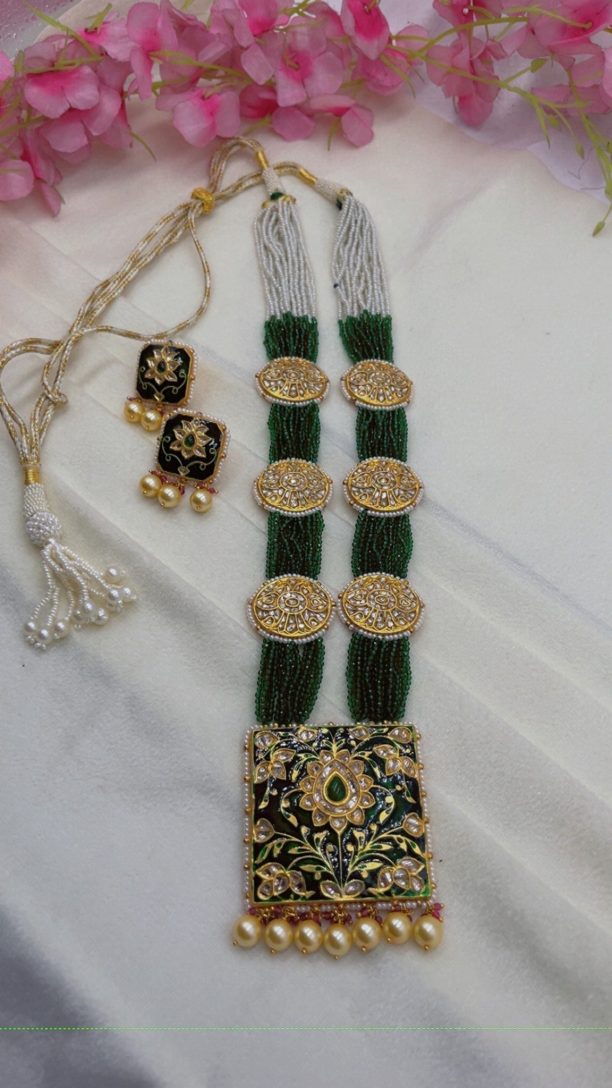 22K Gold Hallmarked Diamond Polki Green Necklace Jewelry