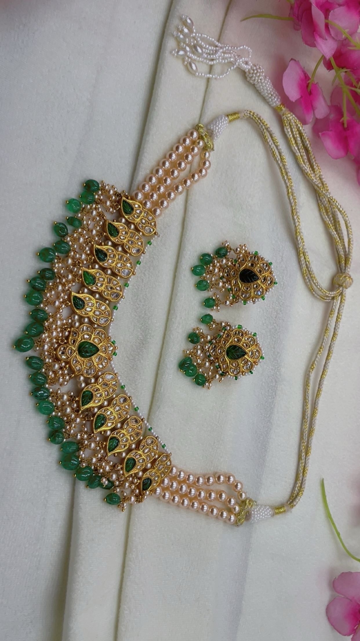 22K Gold Hallmarked Diamond Polki Green Choker Necklace Jewelry