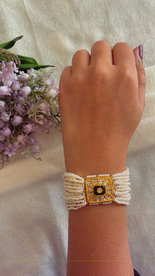 22 Karat Hallmarked Gold Bracelet Jewelry