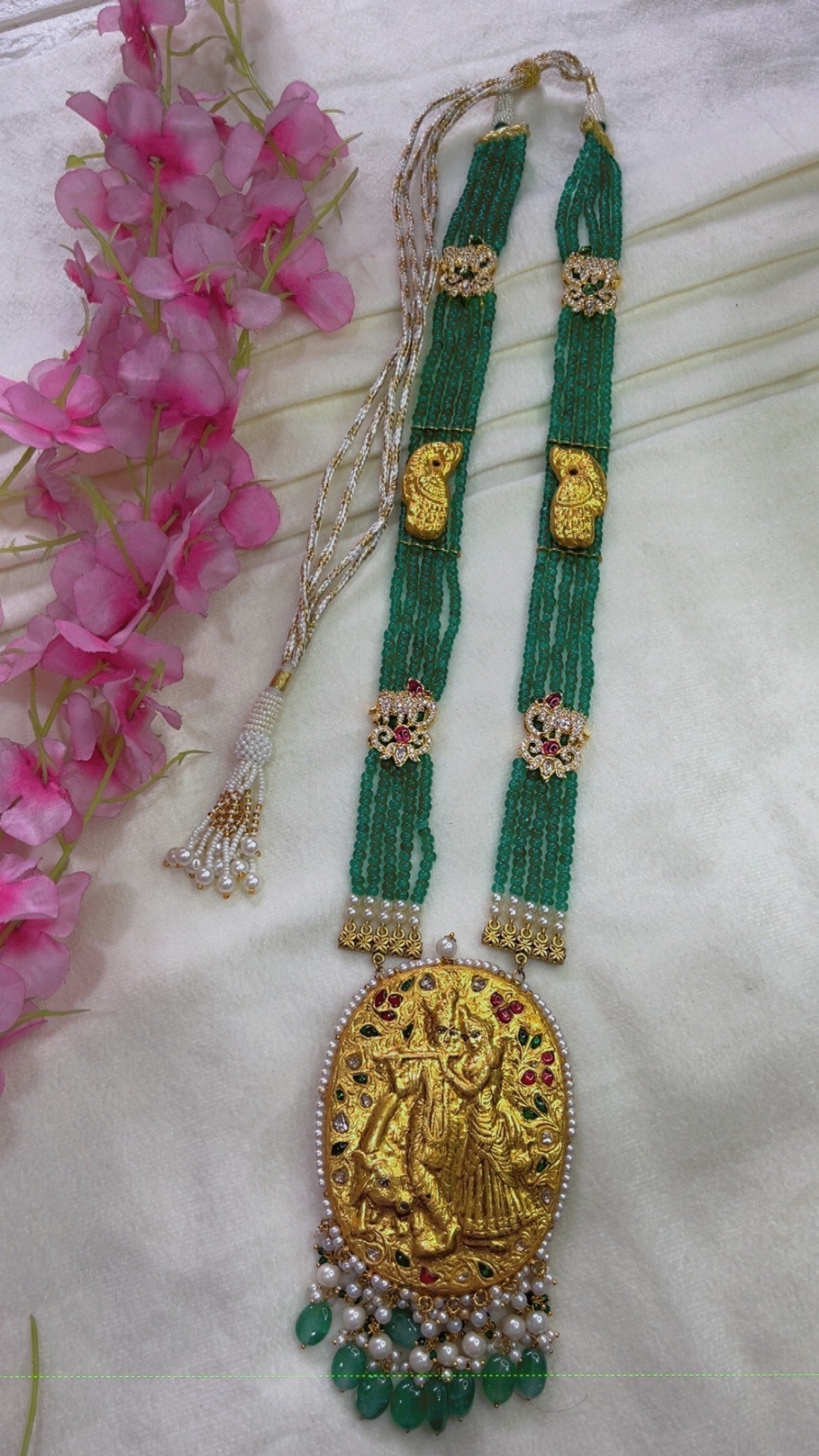 22K Gold Hallmarked Diamond Polki Radha Krishna Green Necklace Jewelry