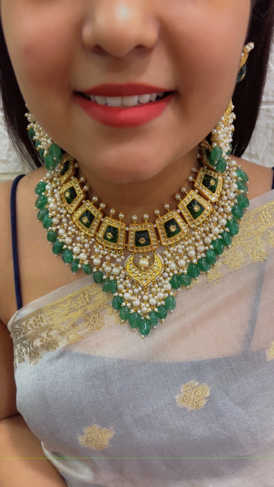 22K Gold Hallmarked Diamond Polki Green Choker Necklace Jewelry