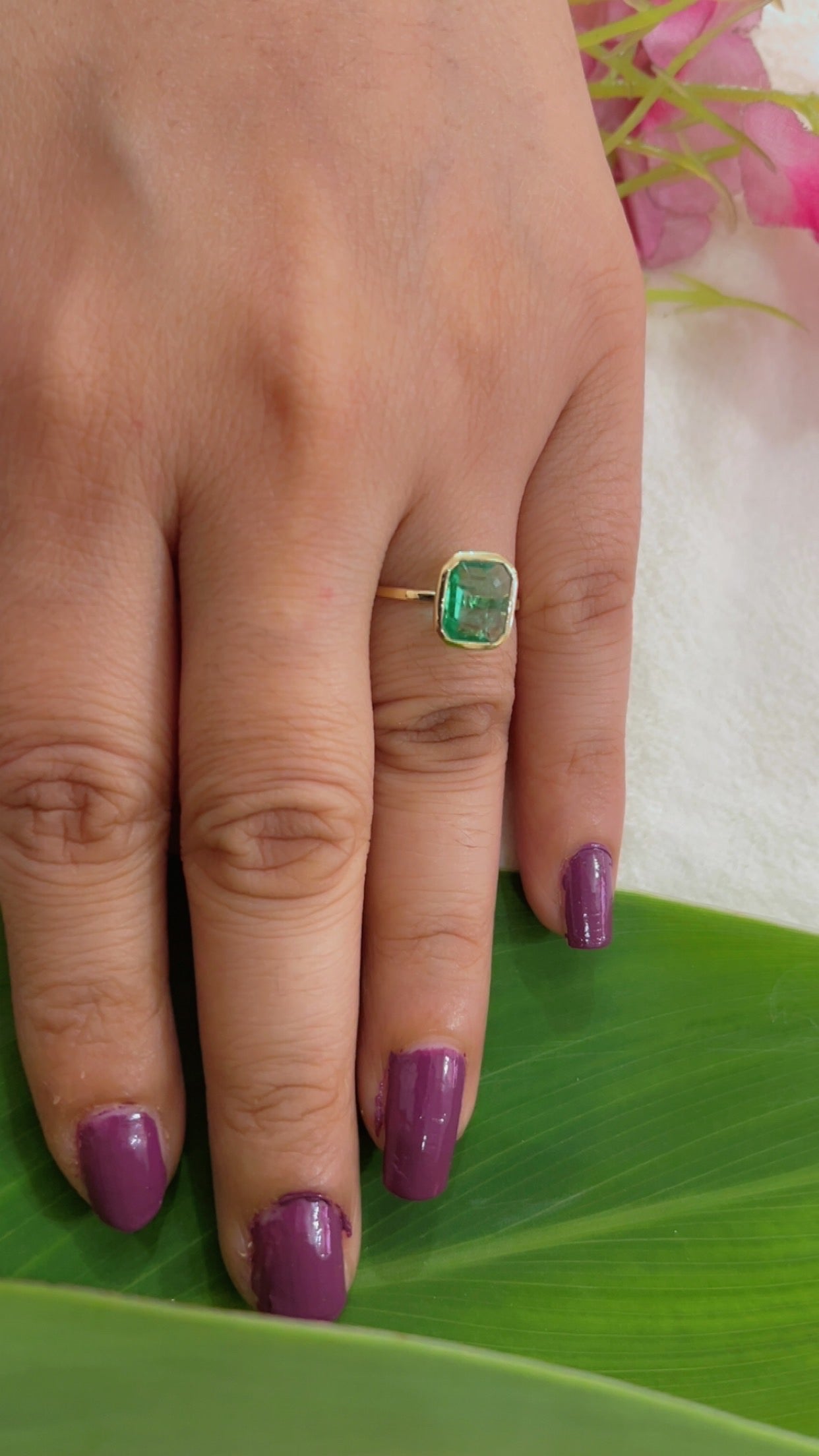 14K Gold Hallmarked Emerald Ring
