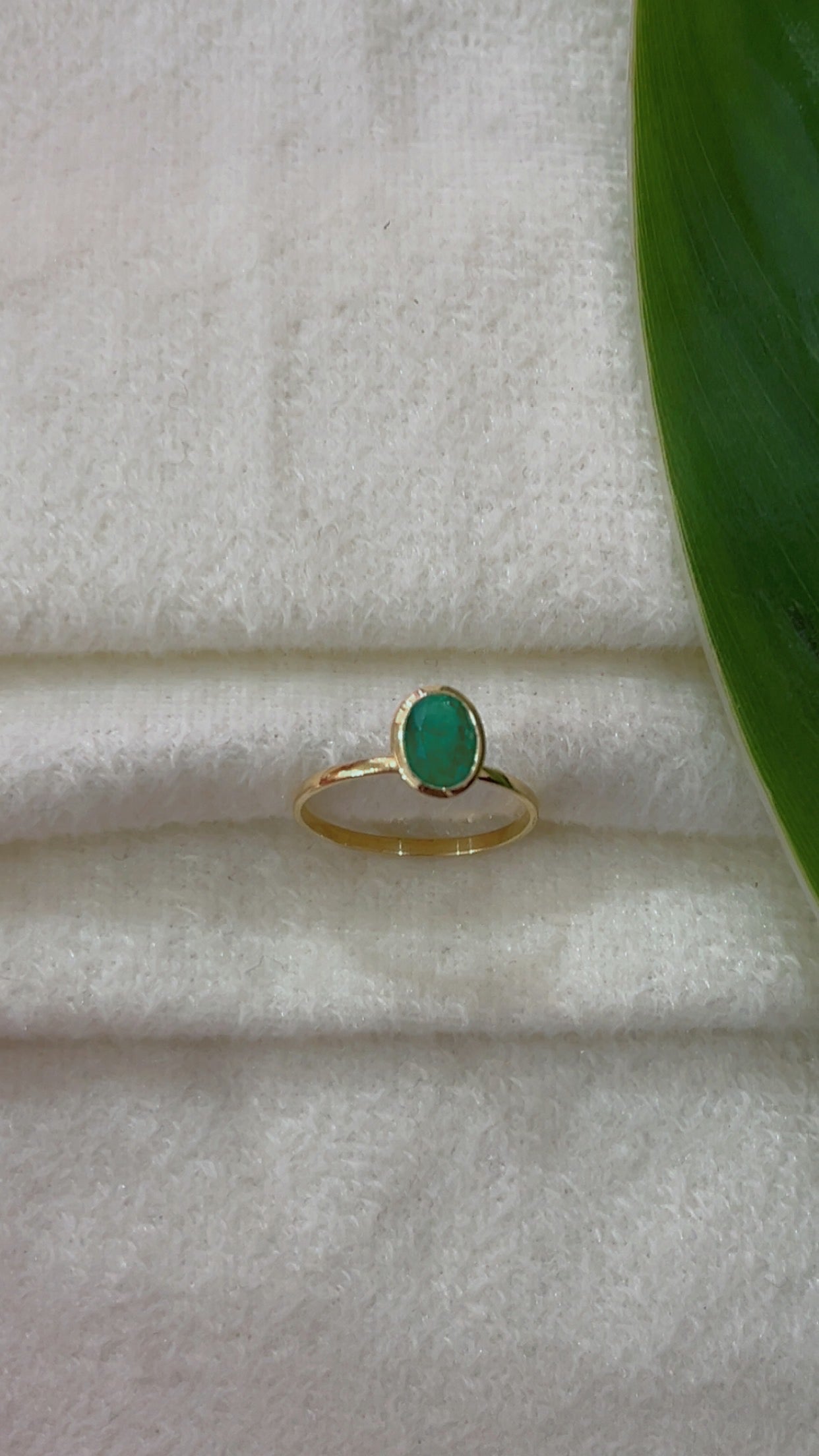14K Gold Hallmarked Emerald Ring