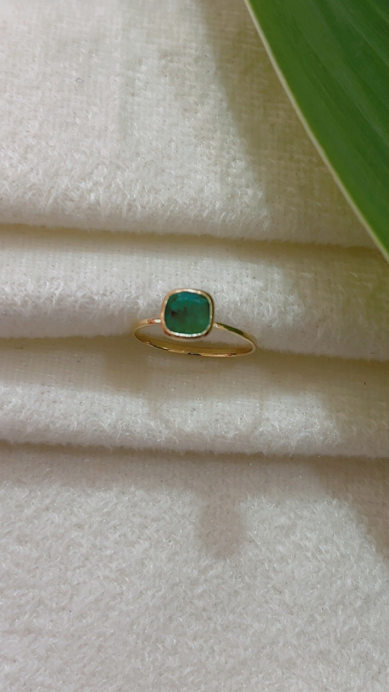 14K Gold Hallmarked Natural Emerald Ring