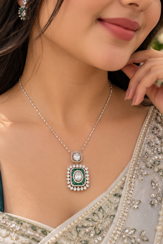Designer 18 Karat Gold Polki Necklace with Natural Green Emerald