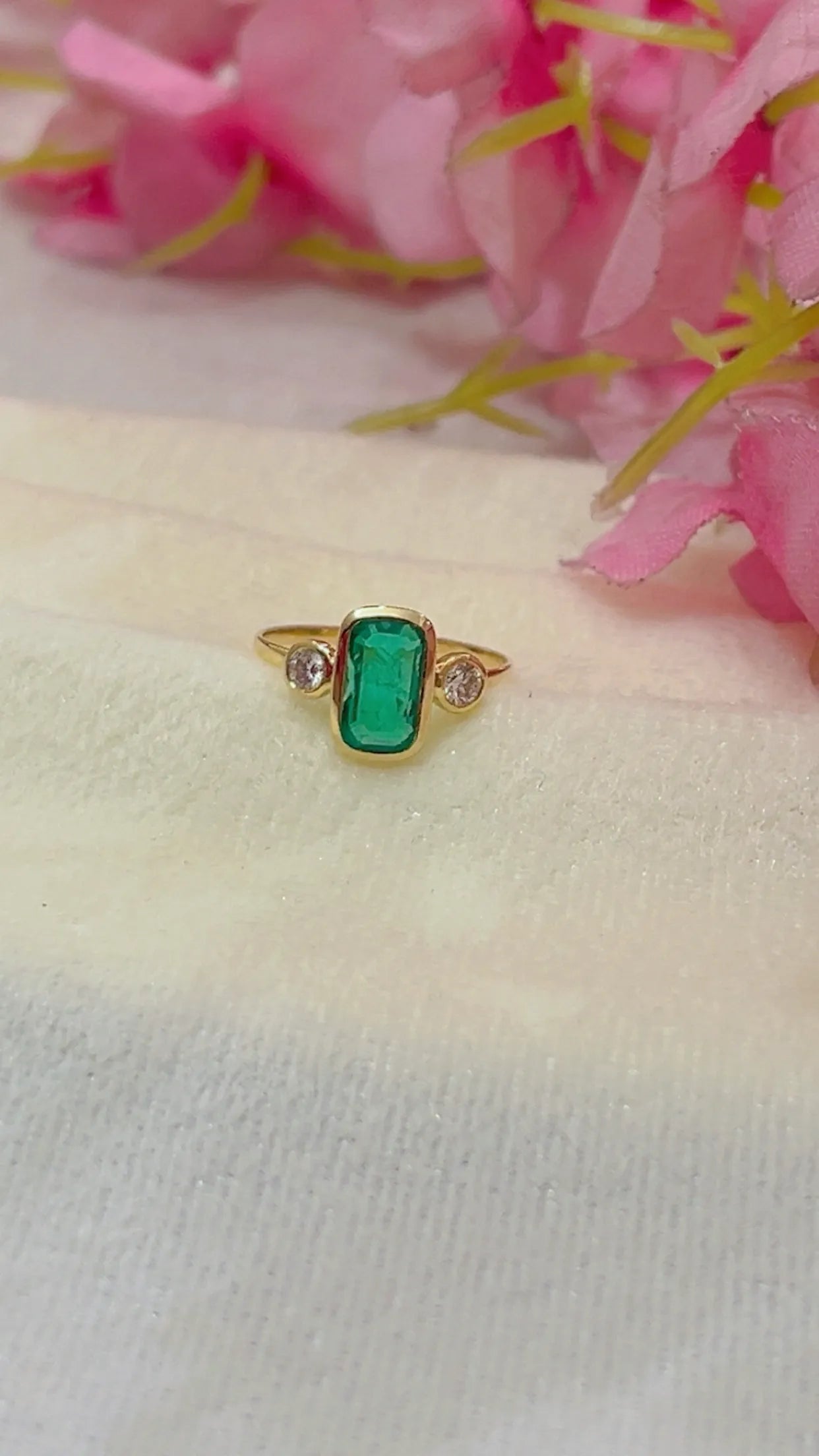 14K Gold Hallmarked Natural Emerald Ring