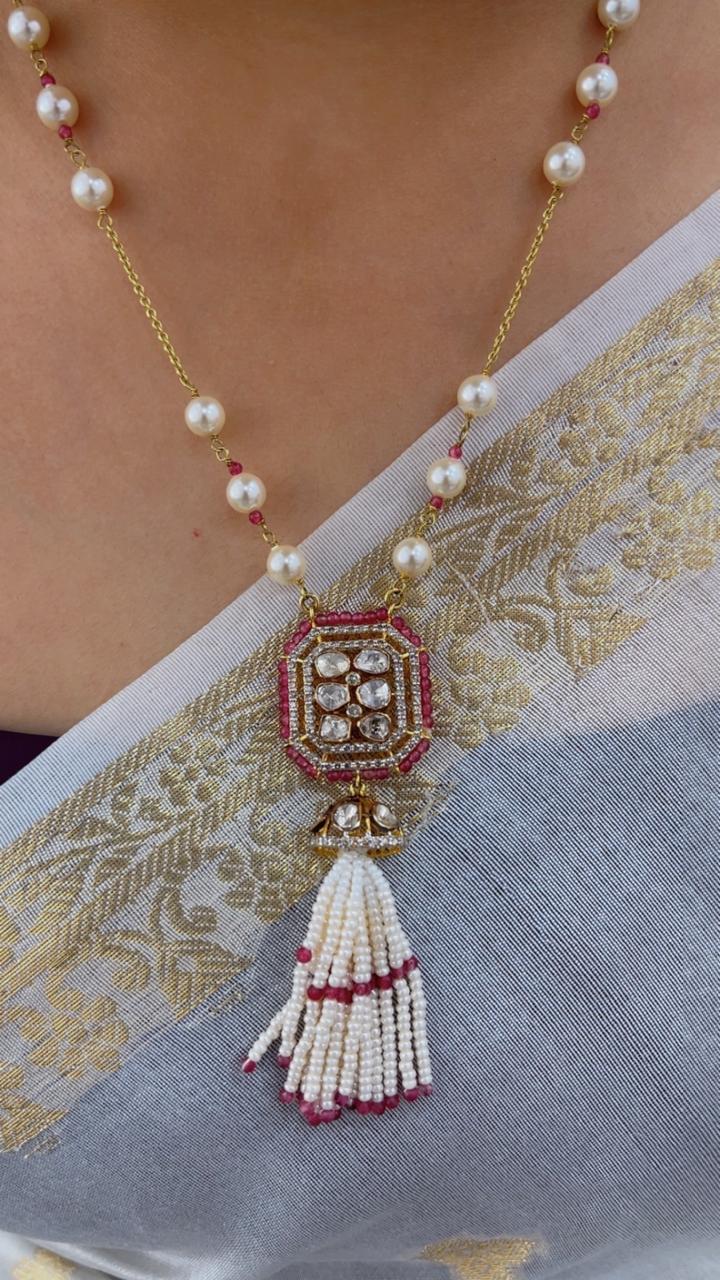 Designer 18 Karat Gold Tassel Necklace With Natural Diamond Polki